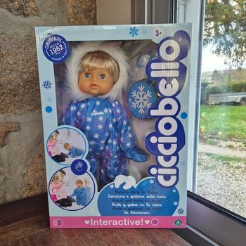 Cicciobello Marche dans la Neige, Poupon 42 cm