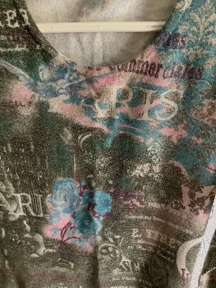 Haut très jolie motif - photo numéro 2
