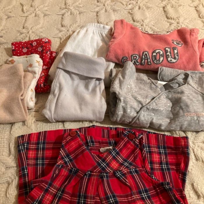 Lot vêtements en un mois