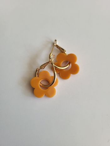 Boucles d'oreilles créoles fleurs orange