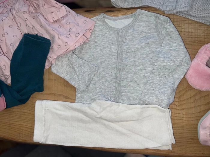 Lot vêtements fille 6 mois hiver chaussons robe col Claudine gilet petit bateau Jacadi collants - photo numéro 7