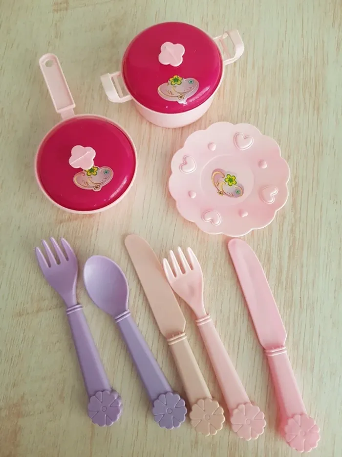 Sucette Corolle, pot Vertbaudet et accessoires pour poupée - photo numéro 13