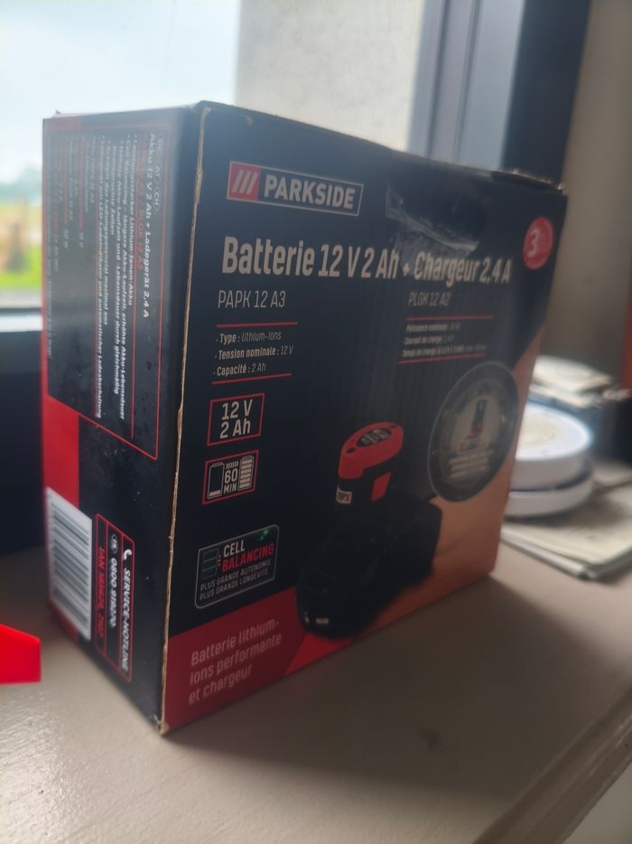 Vend batterie plus chargeur Parkside - photo numéro 3