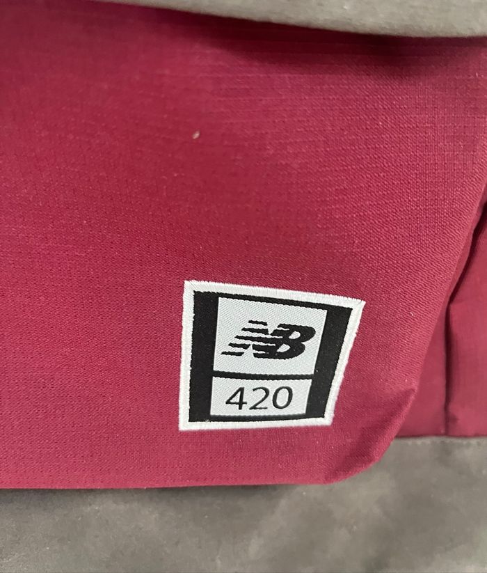 Sac à dos New Balance Bordeaux neuf - photo numéro 2