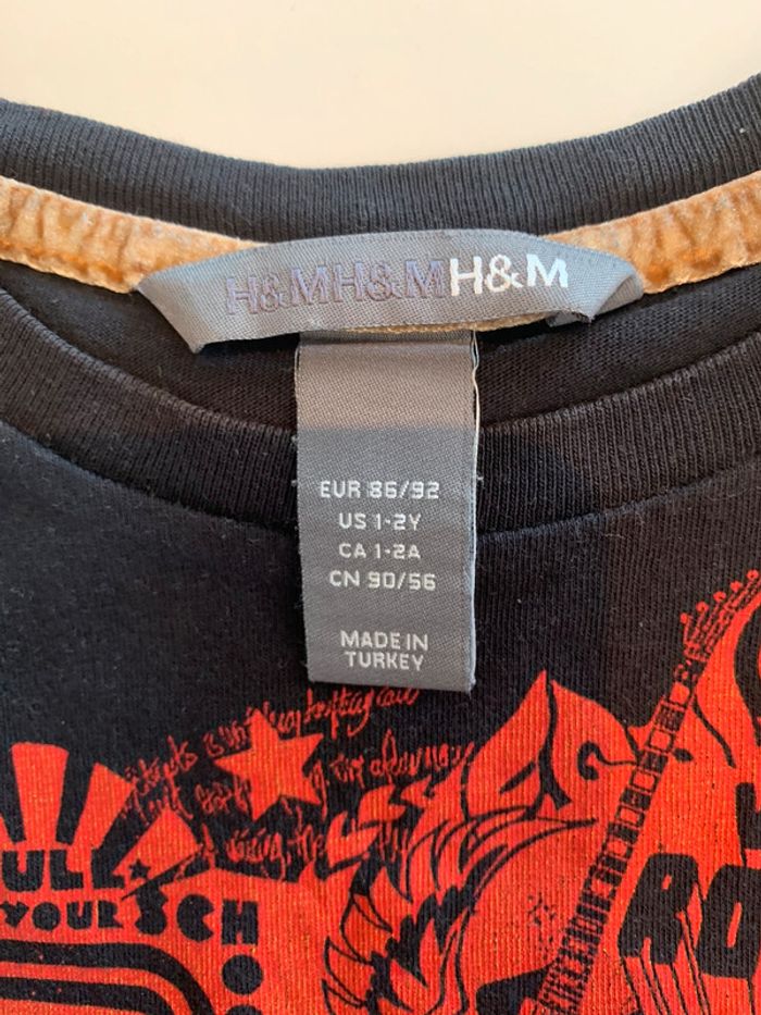 T-shirt bebe garçon H&M taille 1-2 ans - photo numéro 2