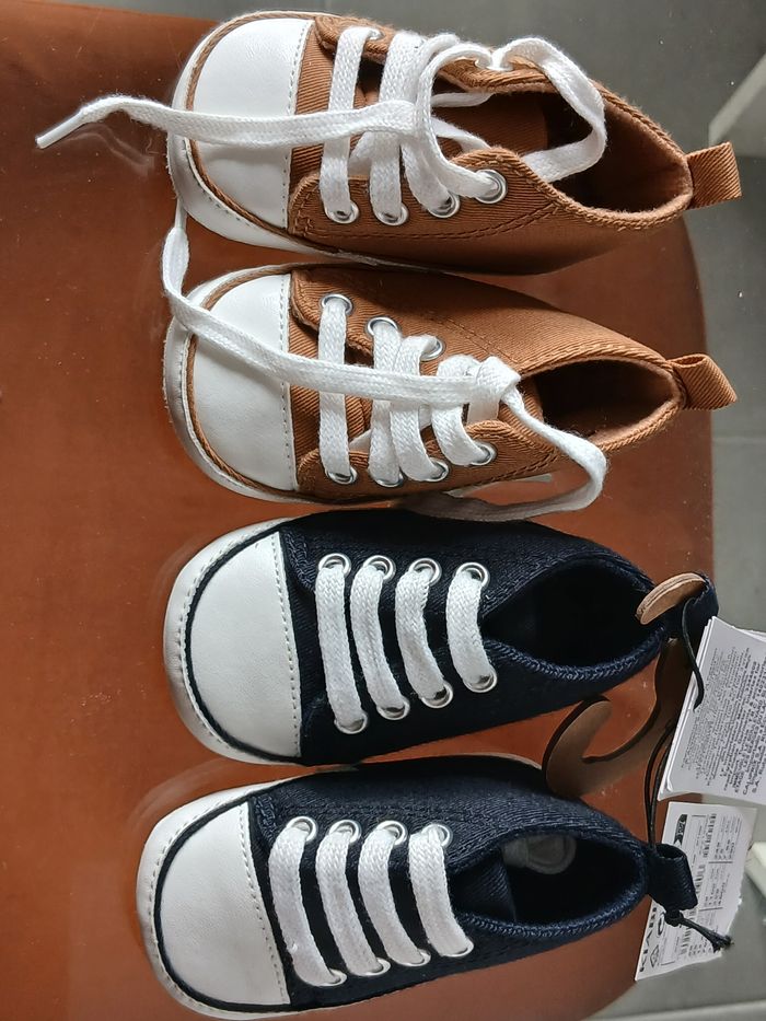 Lot Chaussures bébé 3/6 mois - photo numéro 3