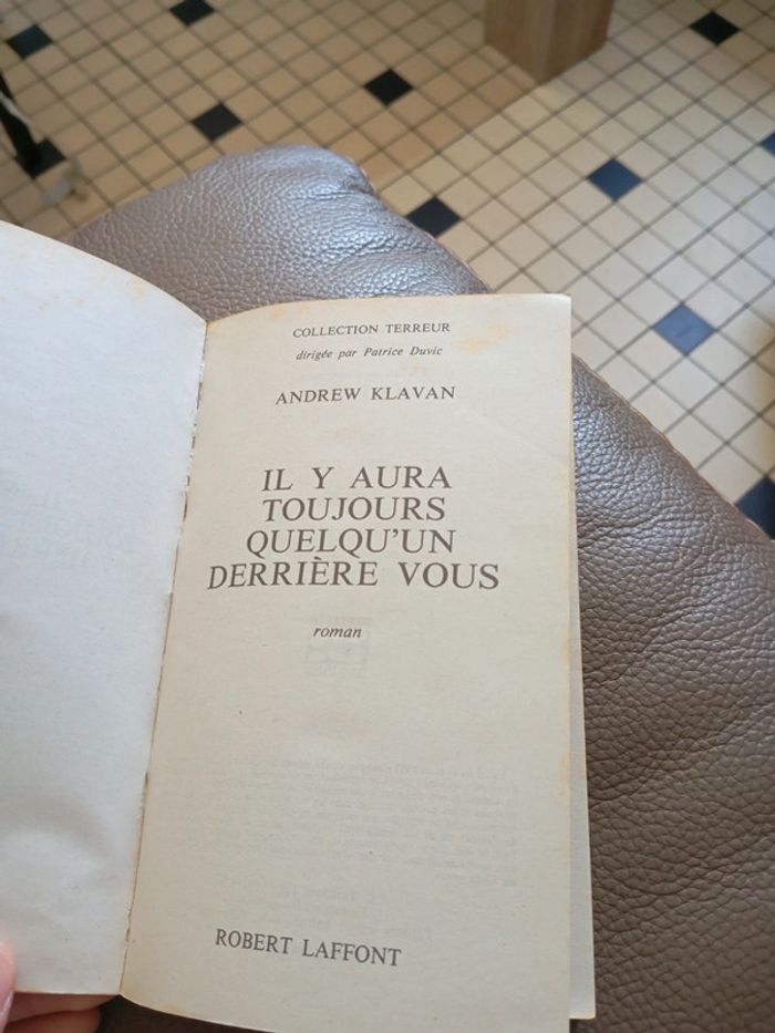Roman Il y a toujours quelqu'un derrière vous de Andrew Klavan bon état - photo numéro 5