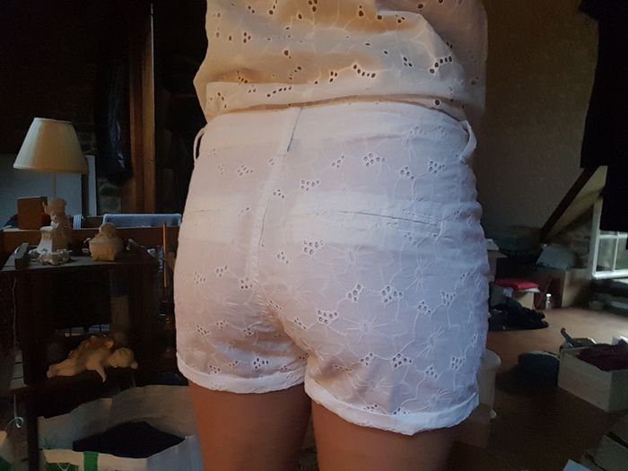 Short blanc en broderie anglaise - photo numéro 3