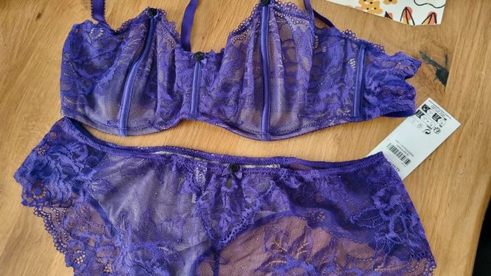 Ensemble rougegorge violet  soutien gorge / culotte - photo numéro 2