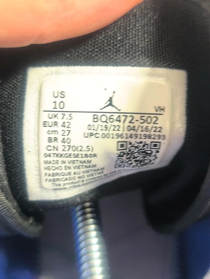 Baskets Jordan one mid black grappe violette noir pointure 42 très bon état avec boîte - photo numéro 9