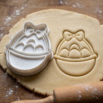 Emporte-pièce Panier de Pâques avec Œufs et Nœud - Découpoir Biscuit Sablé Pâte à Sucre