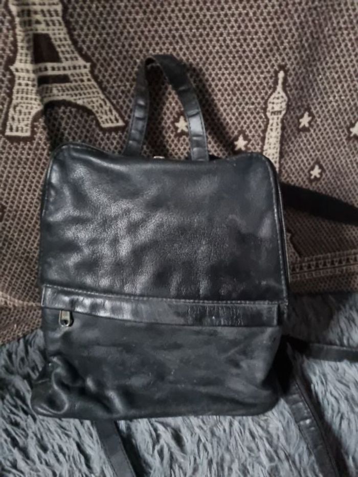 Sac à dos noir cuir - photo numéro 1