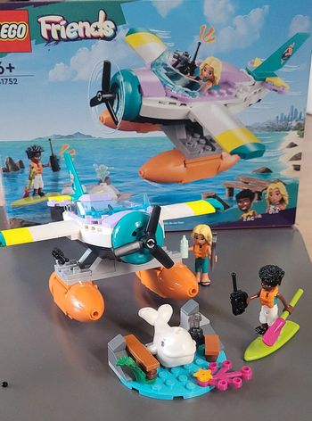 L'hydravion de secours en mer Lego Friends