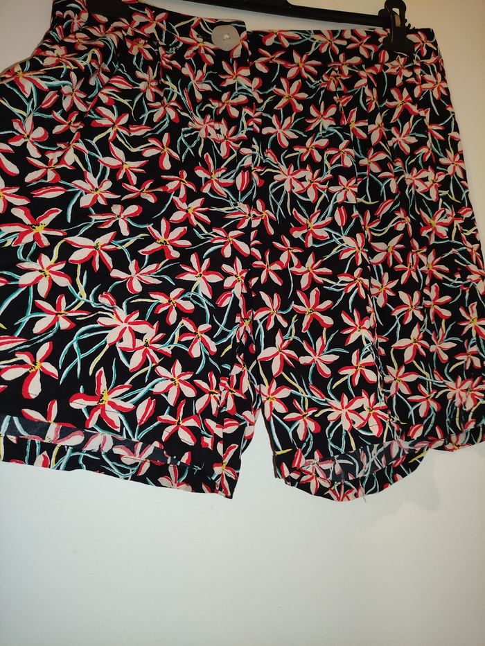 Short camaïeu taille 42 fleurs - photo numéro 2