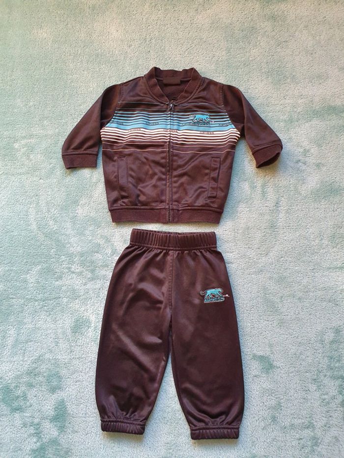 Très beau jogging airness 12 mois