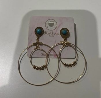 Boucle d’oreille neuve