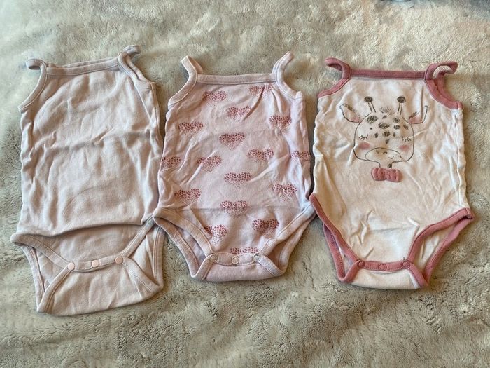 Lot 6 bodies été 6mois - photo numéro 7