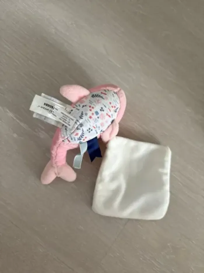 Doudou baleine rose - photo numéro 3