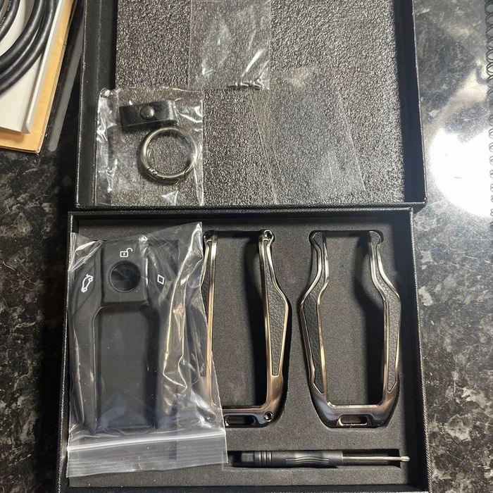 Support De Protection Clef De Voiture En Métal Et Plastique Neuf Dans Coffret