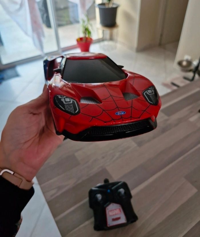 Voiture télécommandée - photo numéro 3