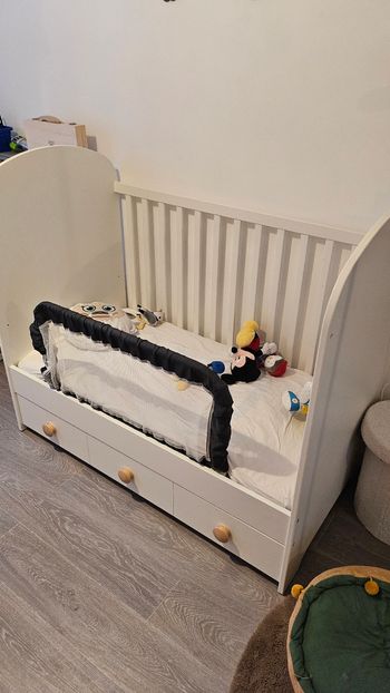Lit bébé ikea 