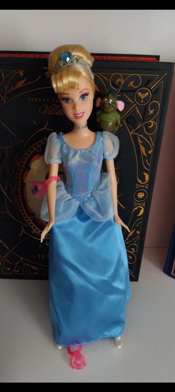 3 Poupées Blanche-Neige Cendrillon Gus Gus Mattel Belle Sparkling Princess 2011 Belle à paillettes Mattel - photo numéro 3