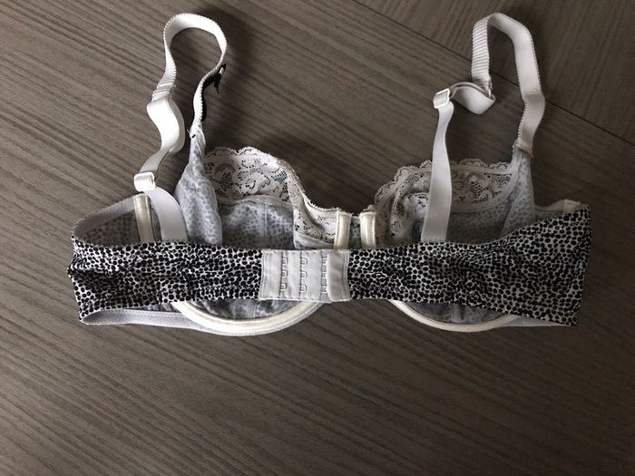 Soutien gorge - photo numéro 2