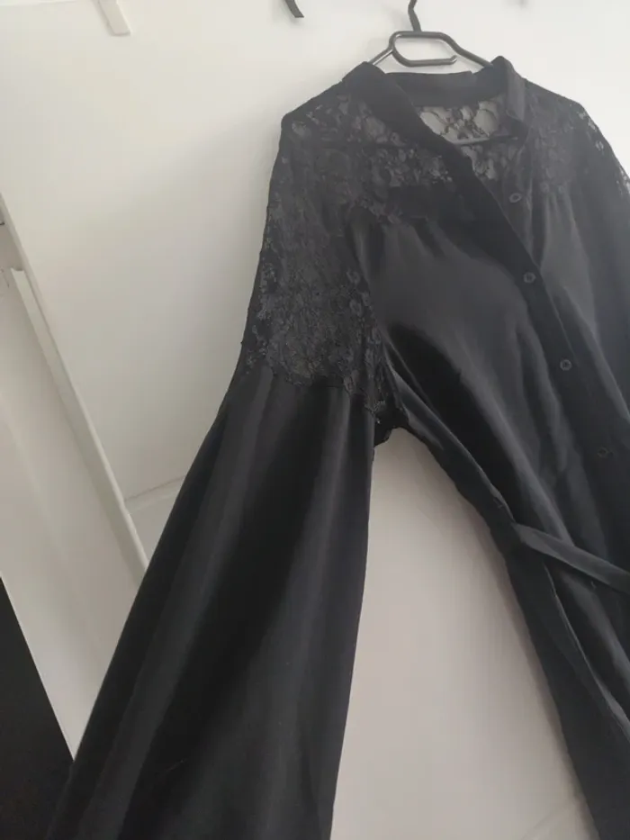 Robe noire - photo numéro 2