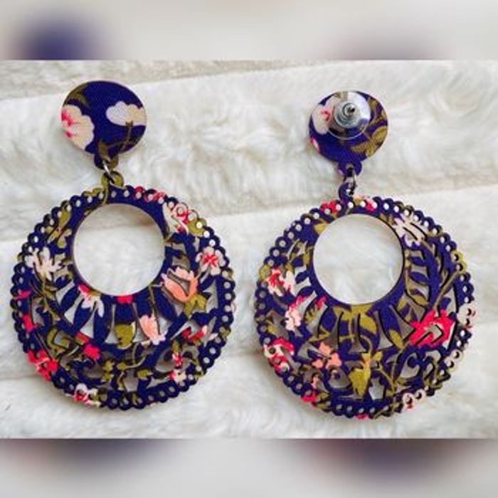 Boucles d'oreilles en bois, faites main! - photo numéro 4