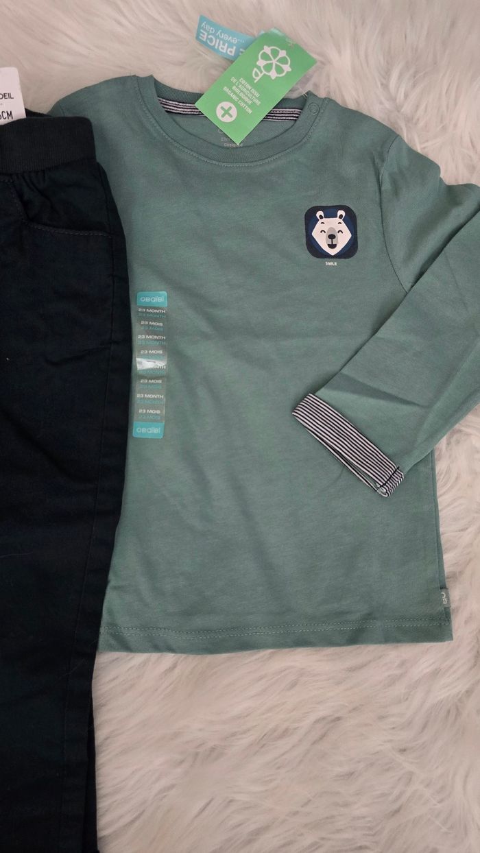 Neufs (non portés) ensemble teeshirt ml et pantalon toile 23mois Garçon - photo numéro 2