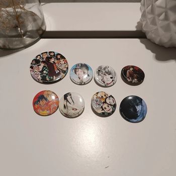 Manga lot de 8 badges