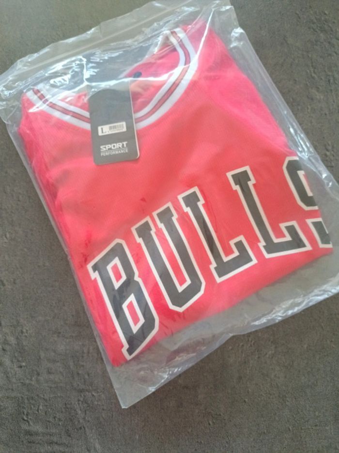 Tenue NBA Chicago Bulls Michael Jordan rouge. T.L - photo numéro 5