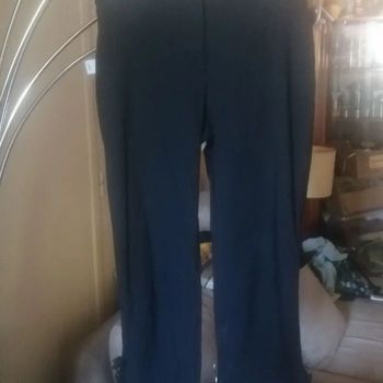 🌸Pantalon noir slim court avec bas de jambe dentelé "JDF" Taille 36 /38 🌸