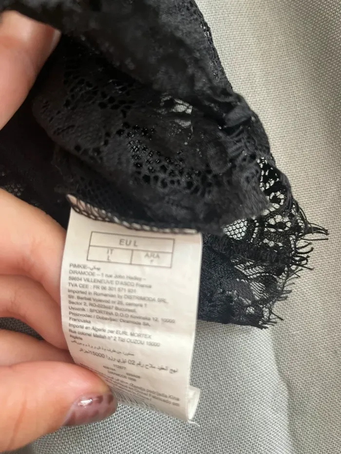 Top en dentelle - photo numéro 4