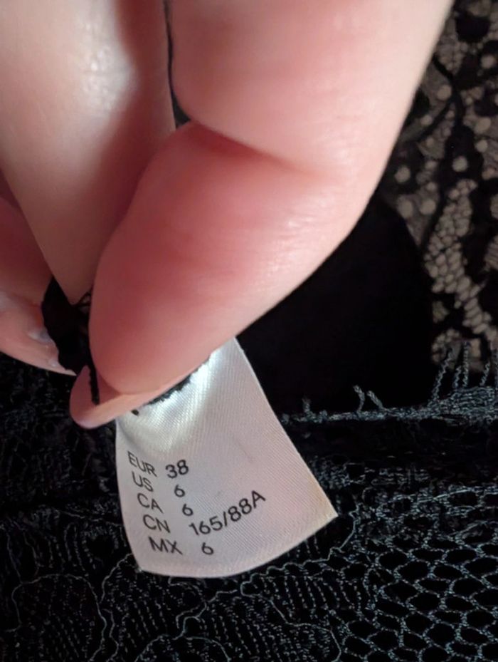 Robe en dentelle - photo numéro 6