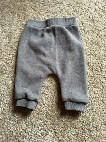 Jogging bébé taille six mois