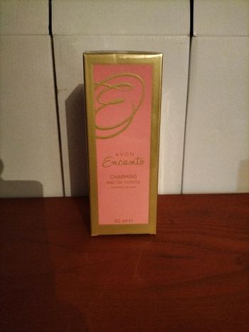 Parfum Encanto de Avon