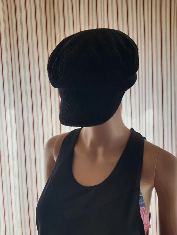 Casquette Zara en velour noir eur M 58cm - photo numéro 4