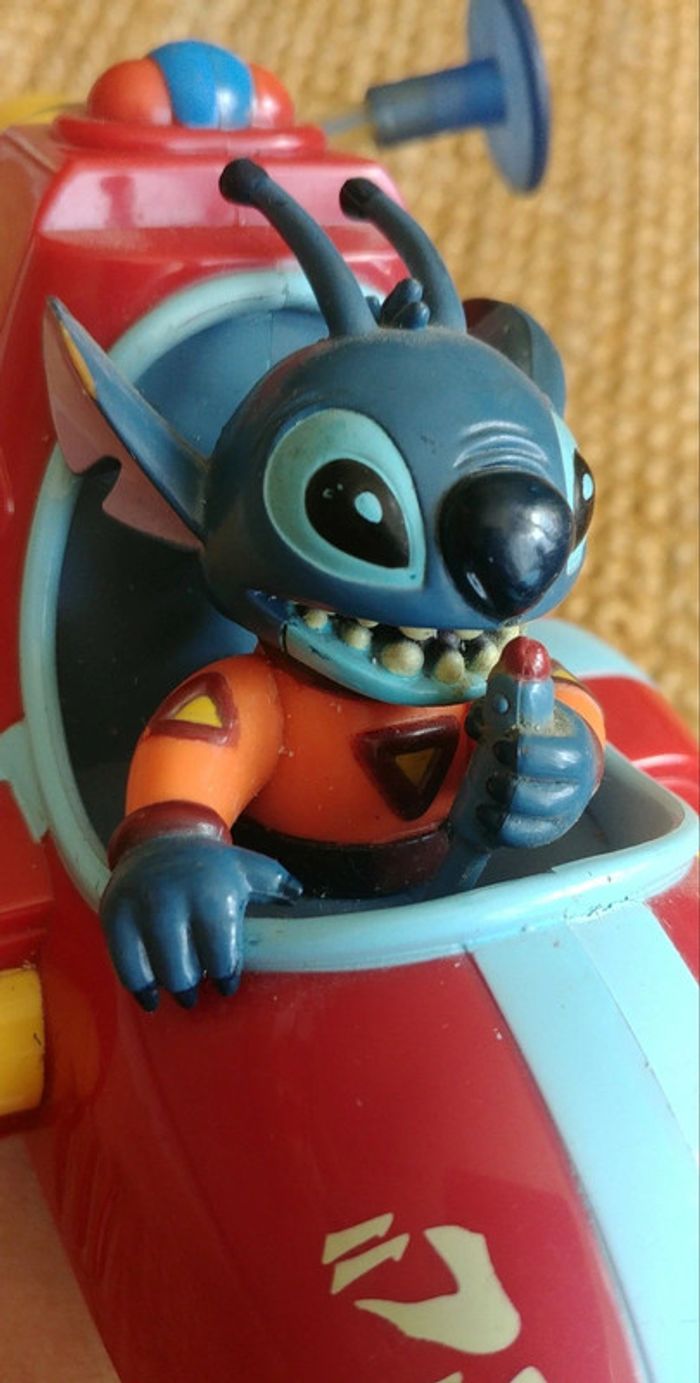 Jouet Disney Lilo and Stitch Space Ship Light up Spinner Disneyland ParisVintage - photo numéro 2