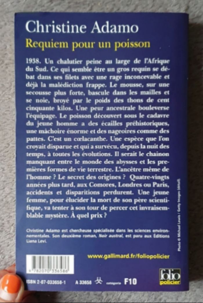 Roman Policier, format poche "Requiem pour un Poisson" / C. Adamo aux Éd. Gallimard - photo numéro 2