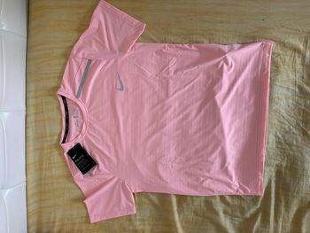 Ensemble sport rose Nike t-shirt + short 
