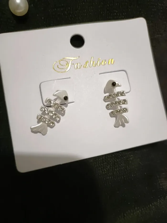 Boucles d'oreilles poisson argenté Blanc - photo numéro 3