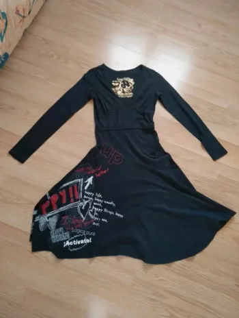 Robe mi longue Desigual. Femme.
Taille S