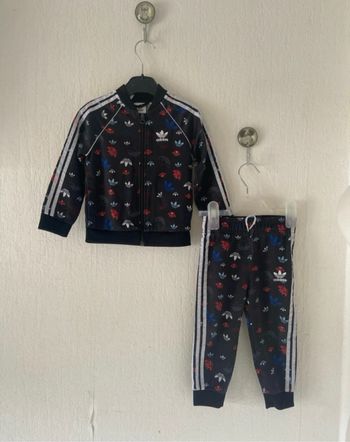 survêtement adidas noir et logo 18-24 mois