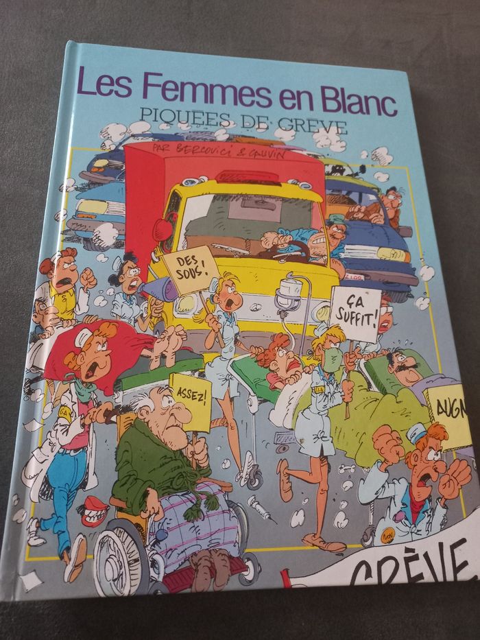 Bd les femmes en blanc piquées de grève
