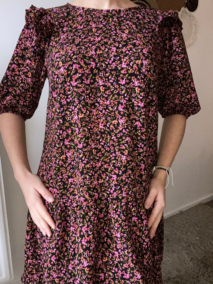 Magnifique robe fleur rose h&m taille s - photo numéro 3