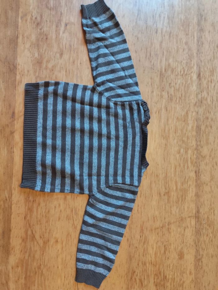 Lot de 3 pulls/gilet pour garçon taille 12 mois - photo numéro 9