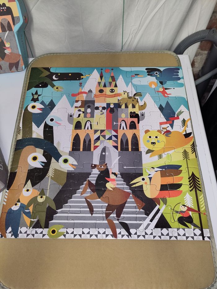 Puzzle Djeco "le château fantastique" 54 pièces - photo numéro 3