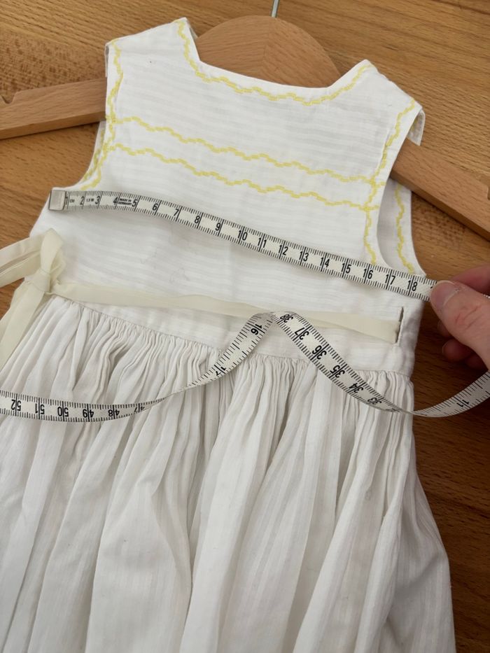 Robe baptême ou cérémonie bébé 1-3mois estimé - photo numéro 3