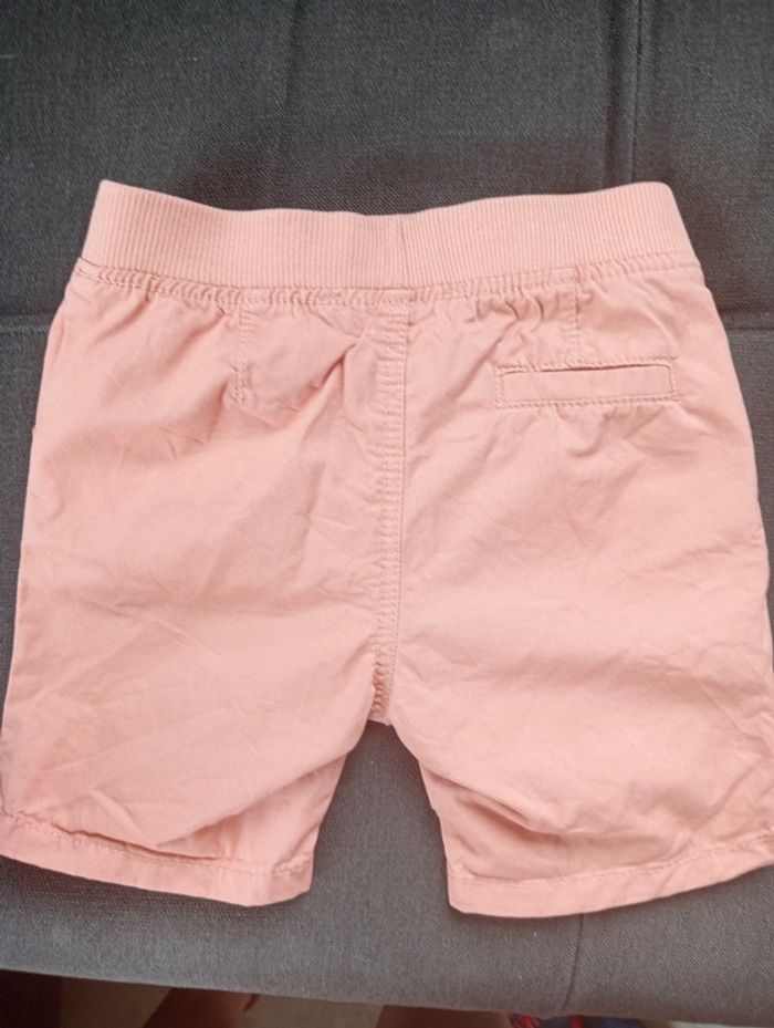 Short 18 mois neuf - photo numéro 2